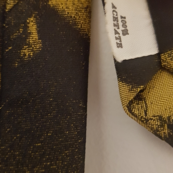 [CHICAGO NECKWEAR] Abstract Visages Tie - Picture 2 of 6